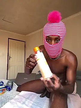 Snapshot of HotTwink_ZAR chatting on 02-20-26, 06:48 HotTwink ZAR online show from 02-20-26, 06:48