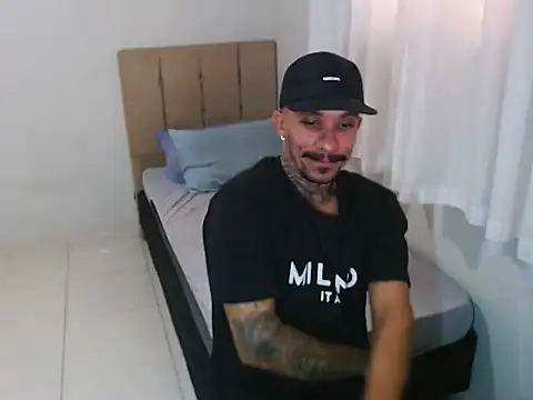 lipegonzalezz online show from 02-12-26, 03:18