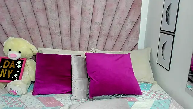 Snapshot of danibellucii_ chatting on 03-02-26, 02:58 danibellucii online show from 03-02-26, 02:58