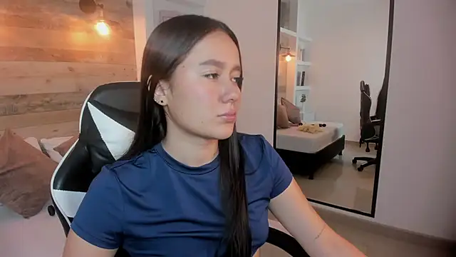 Snapshot of mia_slora chatting on 07-15-26, 12:43 mia slora online show from 07-15-26, 12:43