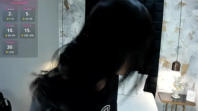 emily clarkk  online show from 02-24-26, 07:45