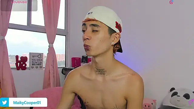 Maiky Cooper01 online show from 03-04-26, 08:04