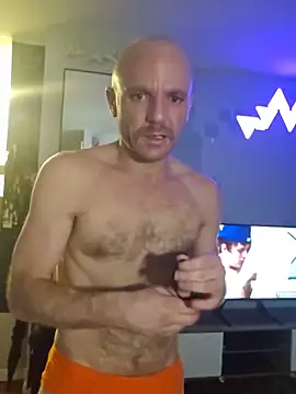 Snapshot of FrankieFuckMe chatting on 06-14-26, 04:14 FrankieFuckMe online show from 06-14-26, 04:14