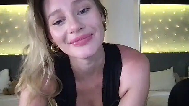 Snapshot of Stella_muse chatting on 03-08-26, 02:32 Stella muse online show from 03-08-26, 02:32