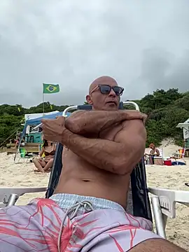 Snapshot of dogfrota chatting on 02-13-26, 04:03 dogfrota online show from 02-13-26, 04:03