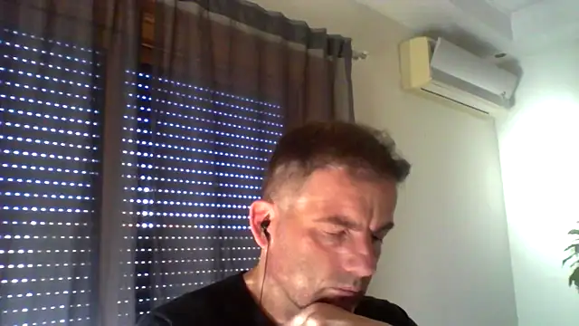 Snapshot of _grj1 chatting on 04-24-26, 07:44 grj1 online show from 04-24-26, 07:44
