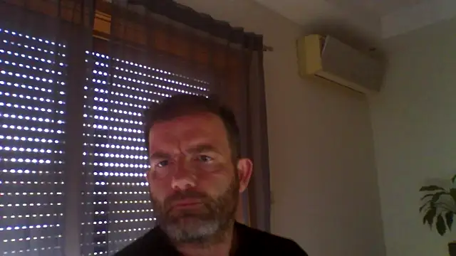 Snapshot of _grj1 chatting on 05-18-26, 06:03 grj1 online show from 05-18-26, 06:03
