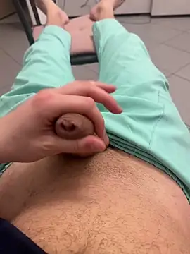 Snapshot of Buenoboss chatting on 02-20-26, 09:59 Buenoboss online show from 02-20-26, 09:59