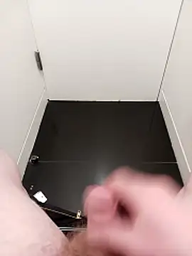 Hertsguy1984 online show from 03-12-26, 09:32