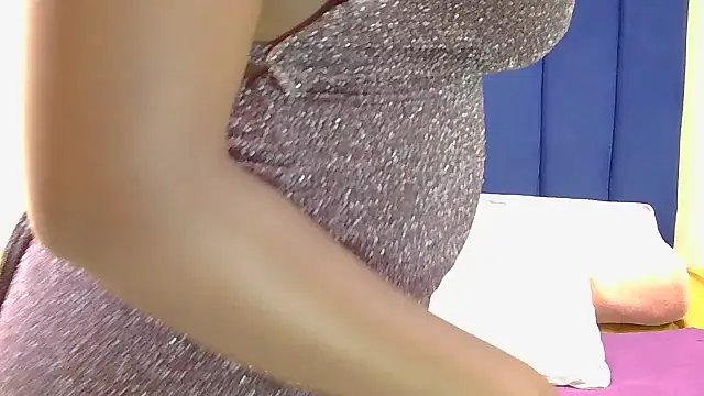 Snapshot of SexyBoobsxX97 chatting on 02-04-26, 11:27 SexyBoobsxX97 online show from 02-04-26, 11:27