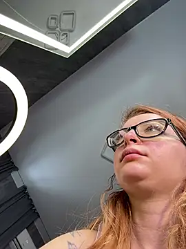 Snapshot of coy_girl_ chatting on 02-12-26, 11:05 coy girl online show from 02-12-26, 11:05