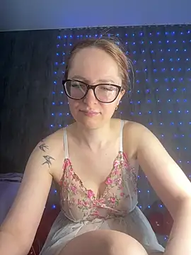 Snapshot of coy_girl_ chatting on 02-17-26, 11:18 coy girl online show from 02-17-26, 11:18