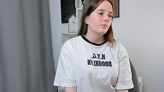 GenevieNyreen online show from 01-12-26, 11:26