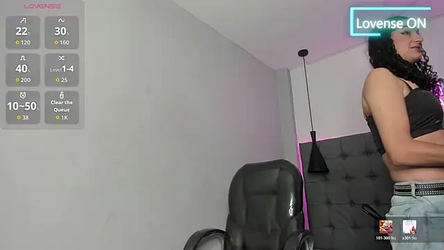 scarletcherry18 online show from 07-06-26, 04:09