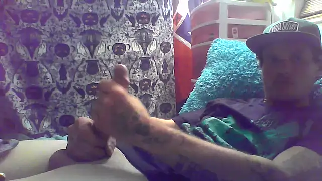 Snapshot of HungandHynotic chatting on 02-12-26, 08:20 HungandHynotic online show from 02-12-26, 08:20