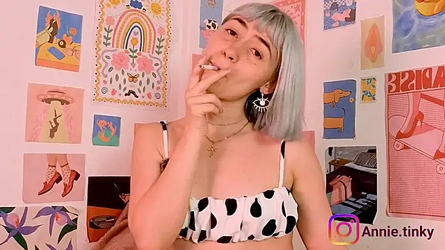 Snapshot of annieTinky0 chatting on 02-17-26, 12:18 annieTinky0 online show from 02-17-26, 12:18