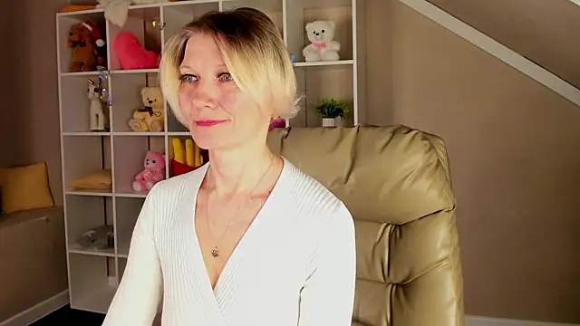 Julie Lucas online show from 03-13-26, 12:39