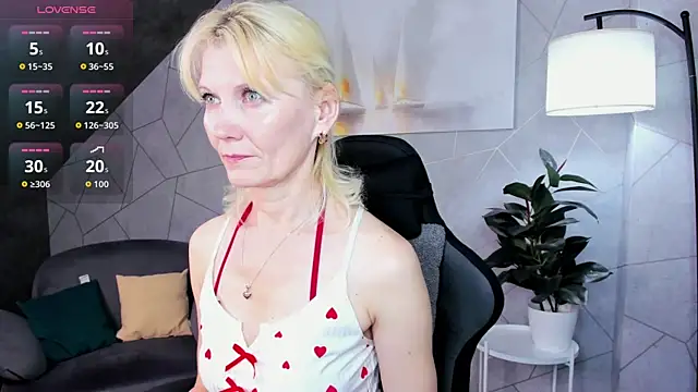 Julie Lucas online show from 06-04-26, 11:55