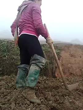 Snapshot of LingLing002 chatting on 02-19-26, 01:45 LingLing002 online show from 02-19-26, 01:45