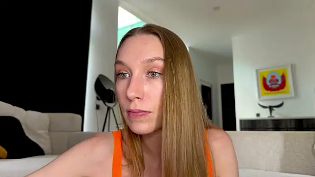 Snapshot of Linaspicee chatting on 02-14-26, 05:15 Linaspicee online show from 02-14-26, 05:15