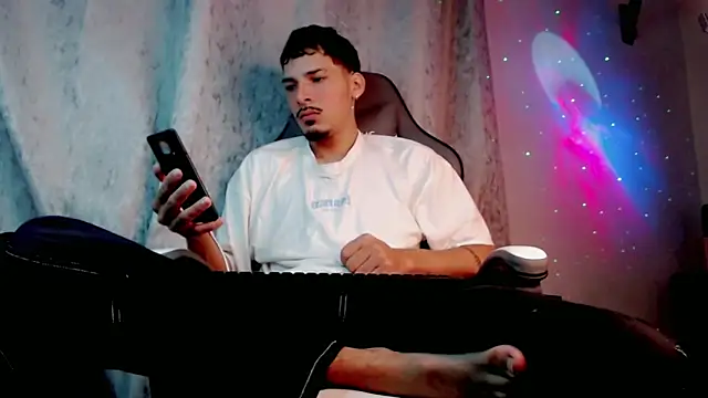 Snapshot of Yankees_xxx chatting on 06-10-26, 11:09 Yankees xxx online show from 06-10-26, 11:09
