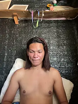 Snapshot of HugeAgatha chatting on 02-04-26, 01:22 HugeAgatha online show from 02-04-26, 01:22