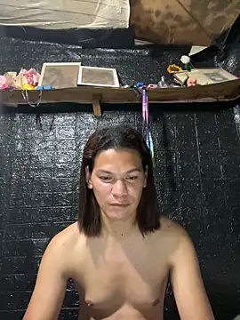 Snapshot of HugeAgatha chatting on 02-13-26, 02:13 HugeAgatha online show from 02-13-26, 02:13