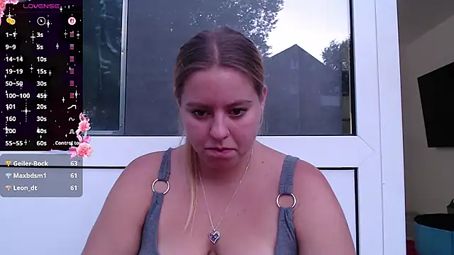 Mia lou05 online show from 07-12-26, 07:49