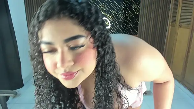 Snapshot of Karla18_ chatting on 05-25-26, 03:29 Karla18 online show from 05-25-26, 03:29