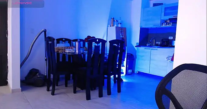 Snapshot of Pretty__Milf chatting on 02-19-26, 01:18 Pretty Milf online show from 02-19-26, 01:18