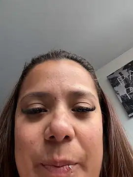 Snapshot of Pretty__Milf chatting on 02-20-26, 09:26 Pretty Milf online show from 02-20-26, 09:26