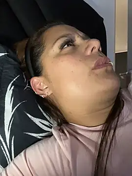 Snapshot of Pretty__Milf chatting on 03-01-26, 09:28 Pretty Milf online show from 03-01-26, 09:28