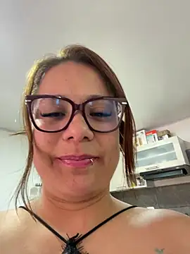Snapshot of Pretty__Milf chatting on 07-16-26, 06:47 Pretty Milf online show from 07-16-26, 06:47