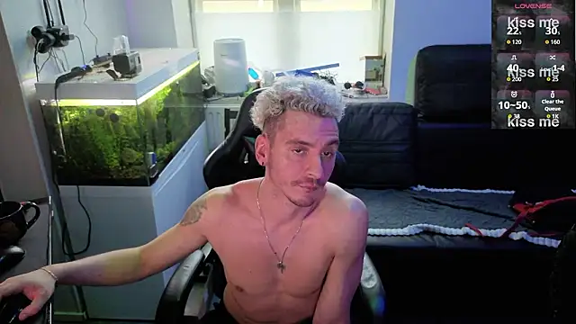 Rayzel White online show from 02-10-26, 03:16