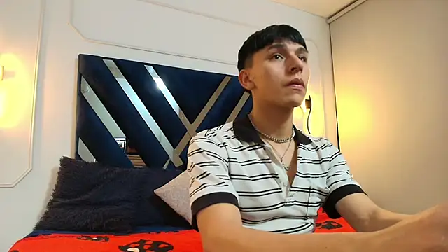 Alexander Collinss online show from 02-05-26, 03:33