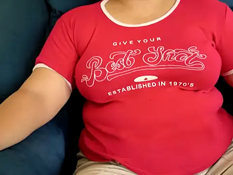 Snapshot of TamilDreamgirl08 chatting on 03-31-26, 05:19 TamilDreamgirl08 online show from 03-31-26, 05:19