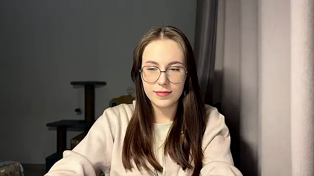 Snapshot of JanelleCourville chatting on 02-26-26, 04:28 JanelleCourville online show from 02-26-26, 04:28