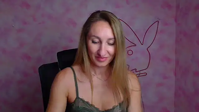 Diana Sweeet  online show from 04-25-26, 01:41