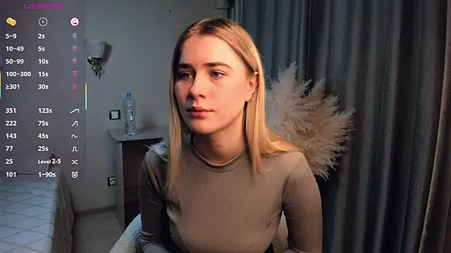 Snapshot of LuanaFincel chatting on 02-04-26, 01:11 LuanaFincel online show from 02-04-26, 01:11