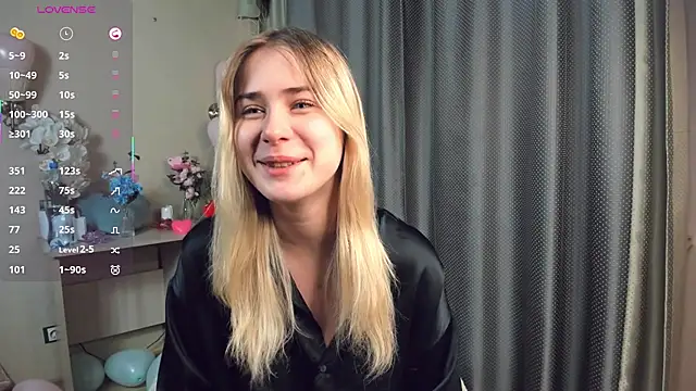 Snapshot of LuanaFincel chatting on 02-15-26, 01:02 LuanaFincel online show from 02-15-26, 01:02