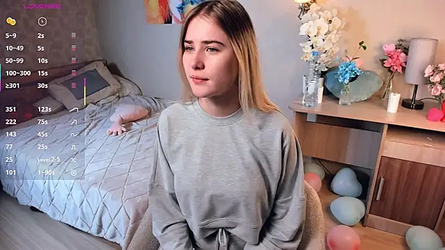 Snapshot of LuanaFincel chatting on 02-24-26, 01:03 LuanaFincel online show from 02-24-26, 01:03