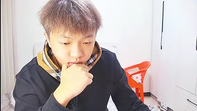 Chocolates-001 online show from 06-20-26, 12:08