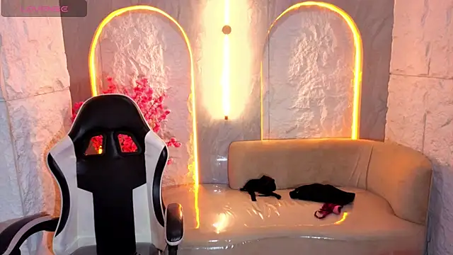 Stefany Tx online show from 03-13-26, 07:42