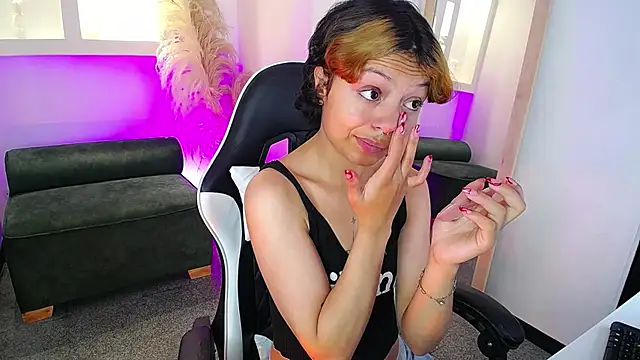 melodyy as online show from 04-16-26, 01:01