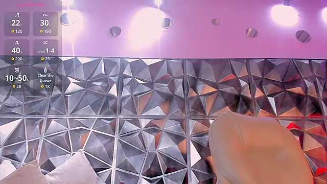 Snapshot of Itzel_Geneva chatting on 02-20-26, 01:11 Itzel Geneva online show from 02-20-26, 01:11