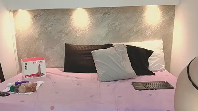 Emmy lander1 online show from 03-28-26, 04:56