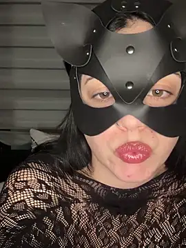 Snapshot of EvaLina111 chatting on 02-14-26, 05:21 EvaLina111 online show from 02-14-26, 05:21