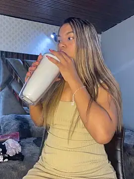 AngelPinkk  online show from 02-05-26, 08:02