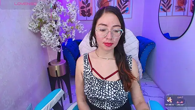 Snapshot of Veronica_miiller chatting on 04-25-26, 07:00 Veronica miiller online show from 04-25-26, 07:00