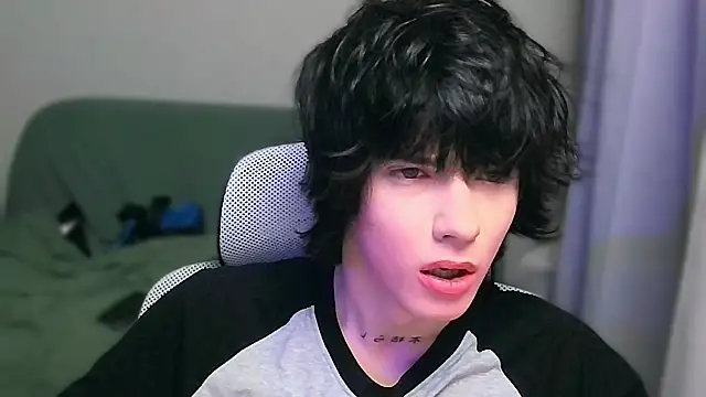 Snapshot of LeonBoykisser chatting on 02-03-26, 12:10 LeonBoykisser online show from 02-03-26, 12:10